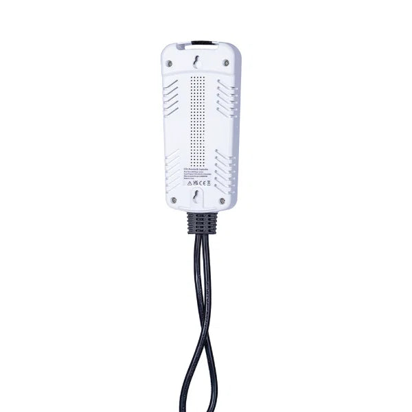 Internal CO2 sensor monitoring grow room environment